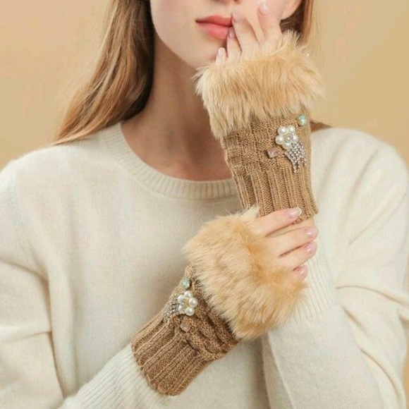 Gloves - Picture 2 of 2